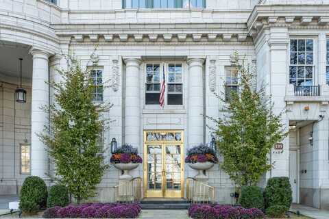 199 E Lake Shore Drive, Chicago, IL 60611