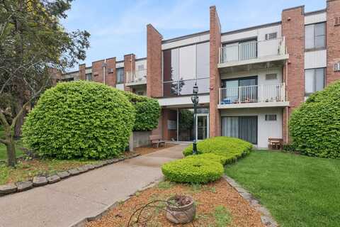 300 W Fullerton Avenue, Addison, IL 60101