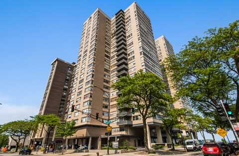 6301 N Sheridan Road, Chicago, IL 60660
