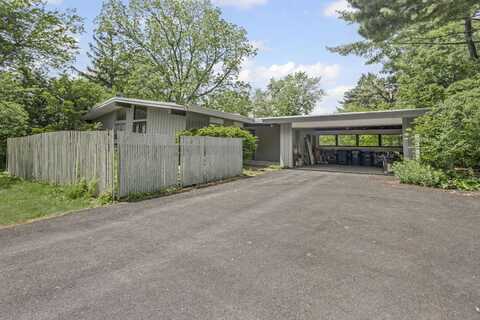 2110 Heather Road, Geneva, IL 60134
