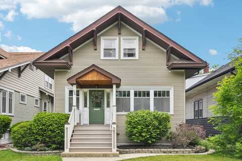 704 N Ridgeland Avenue, Oak Park, IL 60302