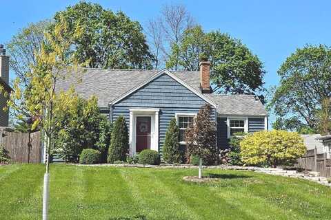 213 W Park Avenue, Wheaton, IL 60189