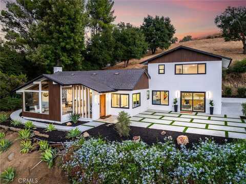 9425 Gierson Avenue, Chatsworth, CA 91311