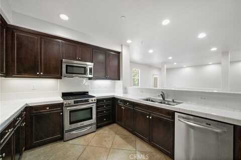 61 Silverado, Irvine, CA 92618