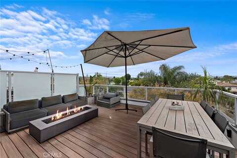 4151 Redwood Avenue, Los Angeles, CA 90066