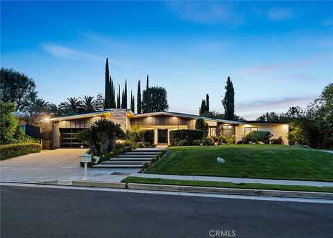 18839 La Amistad Place, Tarzana, CA 91356
