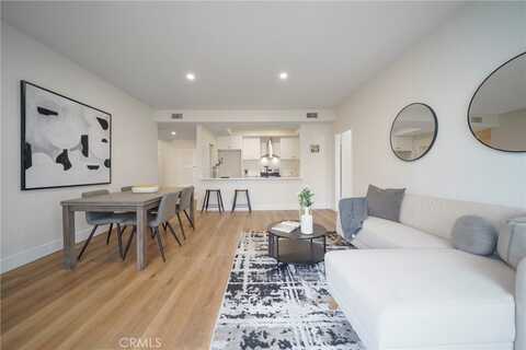 104 S Hayworth Avenue, Los Angeles, CA 90048