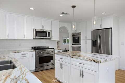 5794 Fairhaven Avenue, Woodland Hills, CA 91367