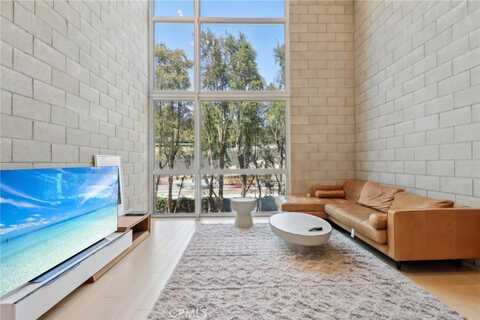 3450 Cahuenga Boulevard W, Los Angeles, CA 90068