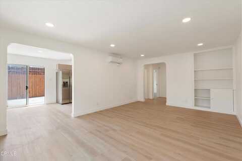624 Silver Lake Blvd, Los Angeles, CA 90026