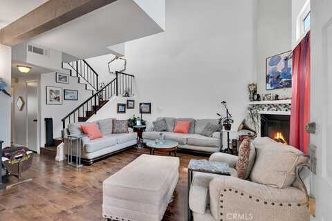 6323 Reseda Boulevard, Tarzana, CA 91335