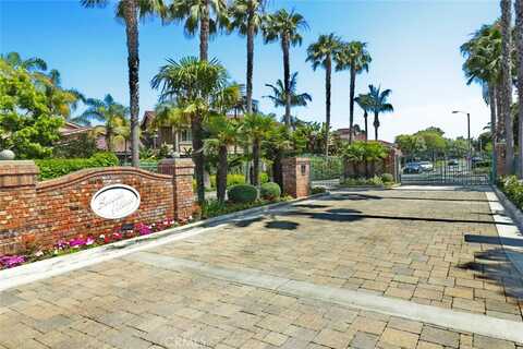7825 Seaglen Drive, Huntington Beach, CA 92648