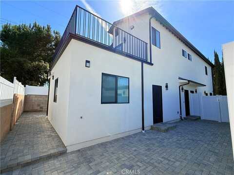 8418 Owensmouth Avenue, Canoga Park, CA 91304