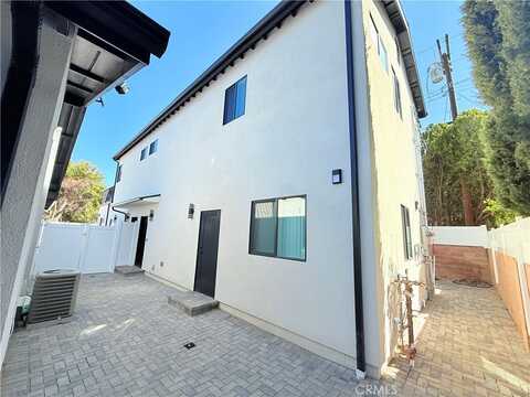 8416 Owensmouth Avenue, Canoga Park, CA 91304