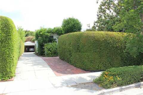 10941 Peach Grove Street, North Hollywood, CA 91601