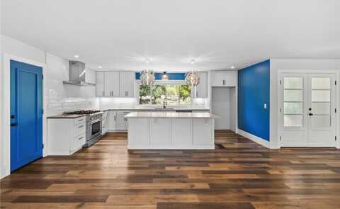 1910 Warmlands Avenue, Vista, CA 92084