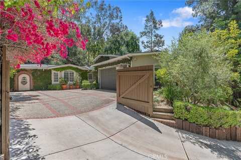 3818 Hayvenhurst Avenue, Encino, CA 91436