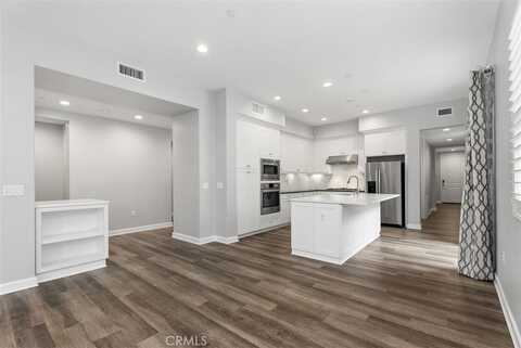 179 Follyhatch, Irvine, CA 92618