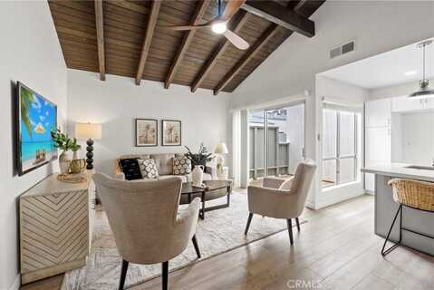 2900 S Greenville S, Santa Ana, CA 92704