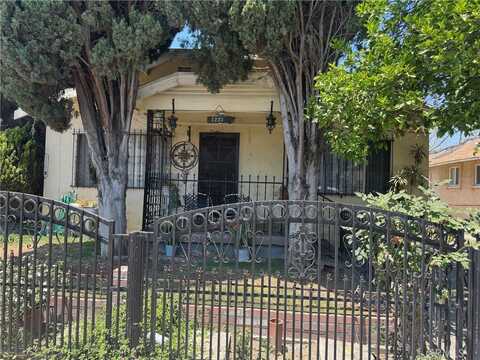 7223 Holmes Avenue, Los Angeles, CA 90001