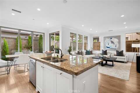 156 Barrow, Irvine, CA 92620