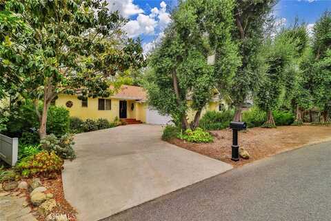 240 Portal Street, Oak View, CA 93022