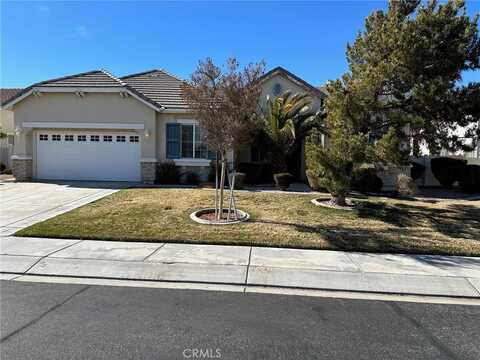 10818 Toyon Court, Apple Valley, CA 92308
