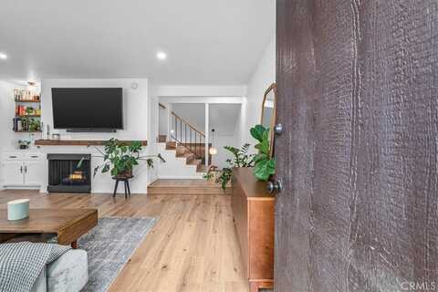 5465 Newcastle Avenue, Encino, CA 91316