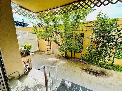 6225 Coldwater Canyon Avenue, North Hollywood, CA 91606