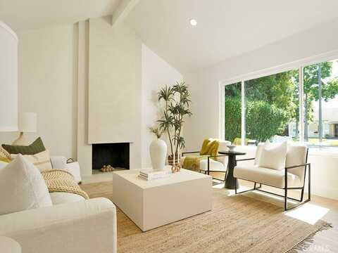 2709 Dayna Street, Santa Ana, CA 92705
