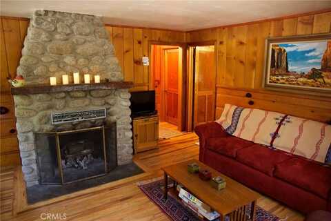 54050 Pine Crest Avenue, Idyllwild, CA 92549