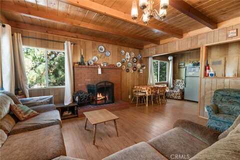 682 Talmadge Road, Big Bear Lake, CA 92315