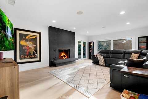 1180 Calle Pecos, Thousand Oaks, CA 91360