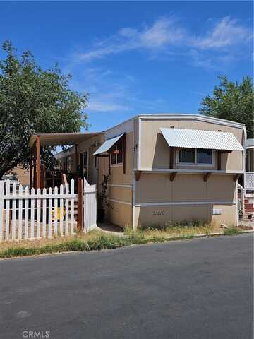 11423 Chamberlaine Way, Adelanto, CA 92301