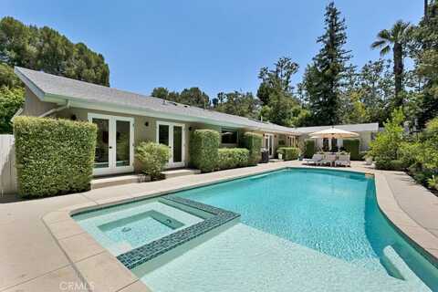 3843 Hayvenhurst Avenue, Encino, CA 91436