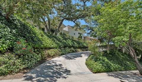 3843 Hayvenhurst Avenue, Encino, CA 91436