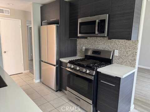 700 W La Veta Avenue, Orange, CA 92868
