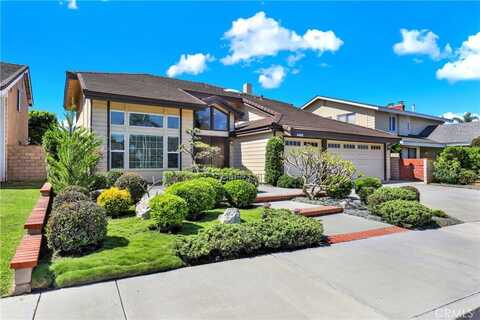 8452 Deepview Drive, Huntington Beach, CA 92646