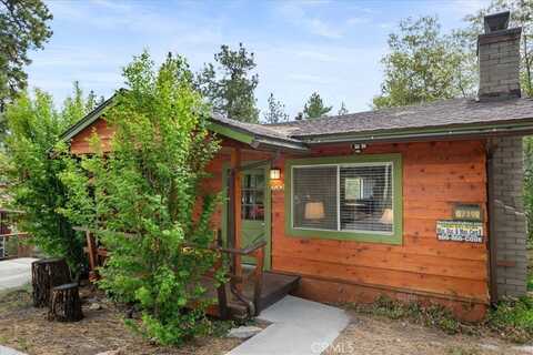 719 Knight Avenue, Big Bear Lake, CA 92315