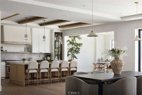 702 Saint James Place, Newport Beach, CA 92663