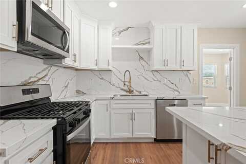7513 S Cimarron Street, Los Angeles, CA 90047