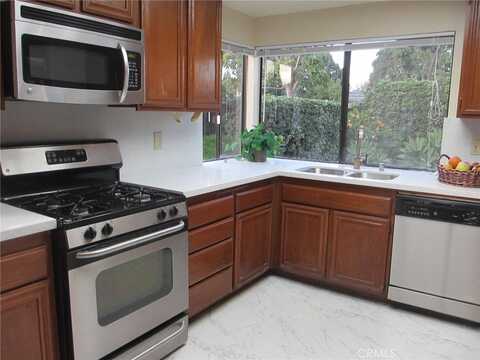 15 Whistling, Irvine, CA 92614