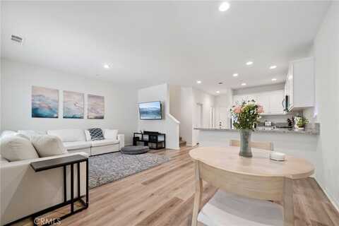 2818 E Berry Loop Privado, Ontario, CA 91761