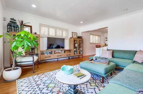 3590 Myrtle Avenue, Long Beach, CA 90807