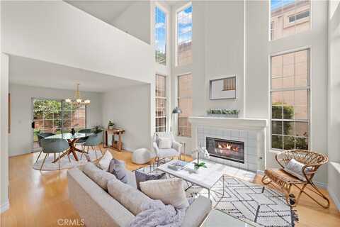 7455 Bellingham Avenue, North Hollywood, CA 91605