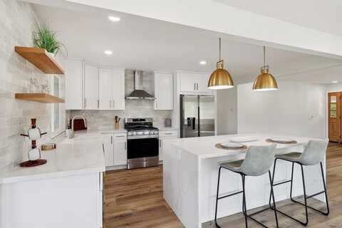 1917 Friendly Drive, Vista, CA 92084