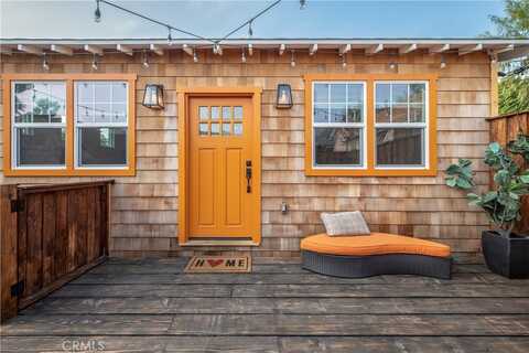 4039 Clayton Avenue, Los Angeles, CA 90027