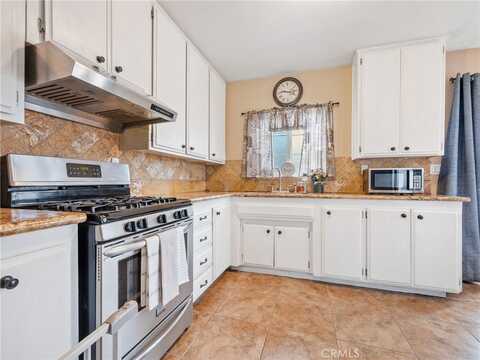16009 Cajon Street, Hesperia, CA 92345