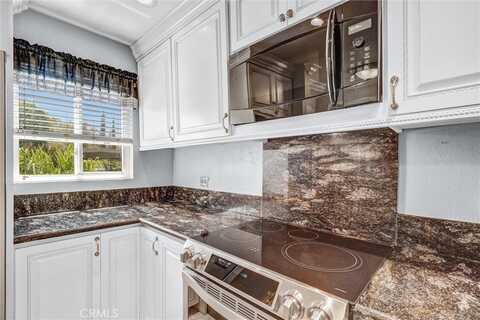 5927 E Creekside Avenue, Orange, CA 92869