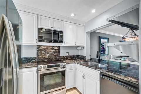 5927 E Creekside Avenue, Orange, CA 92869